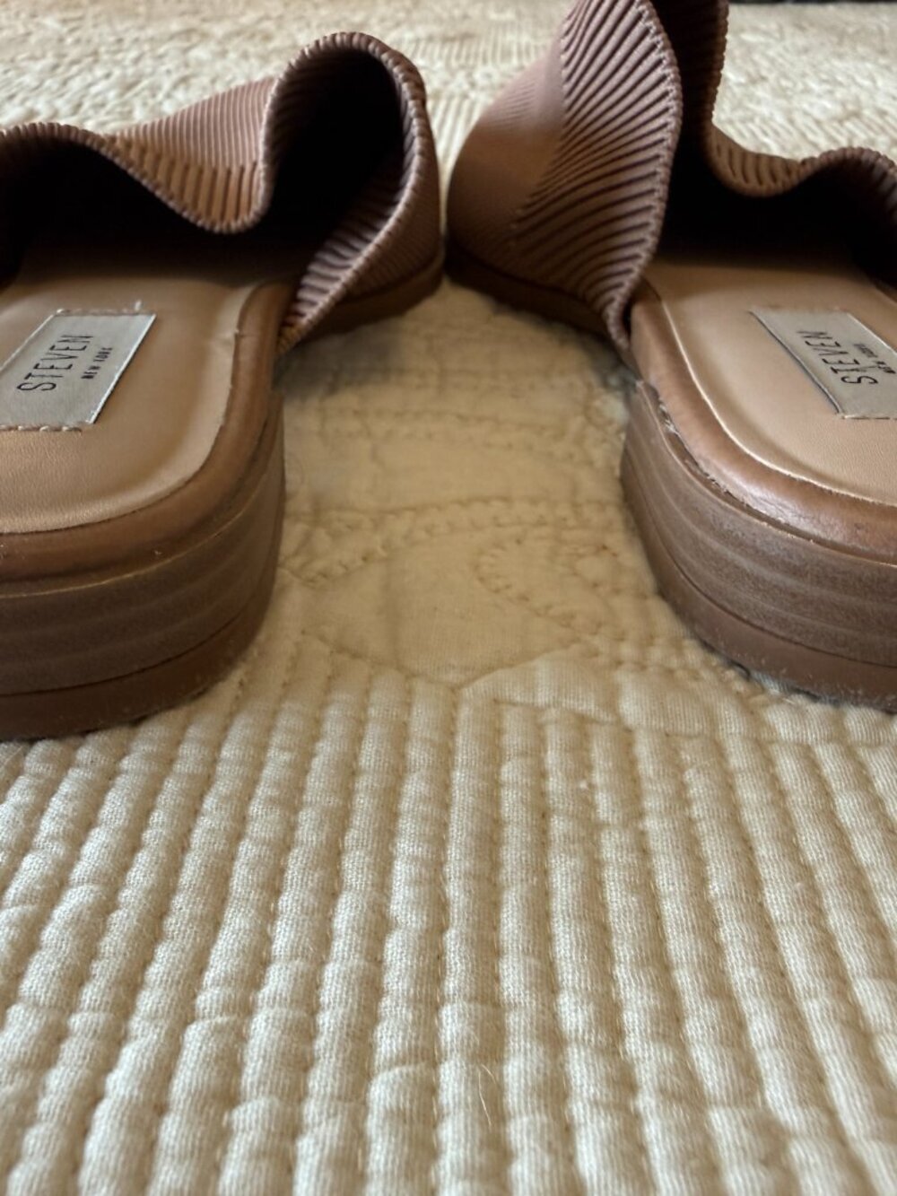 Steven New York mauve knit pointed-toe mules. Size 9 - Picture 4 of 5